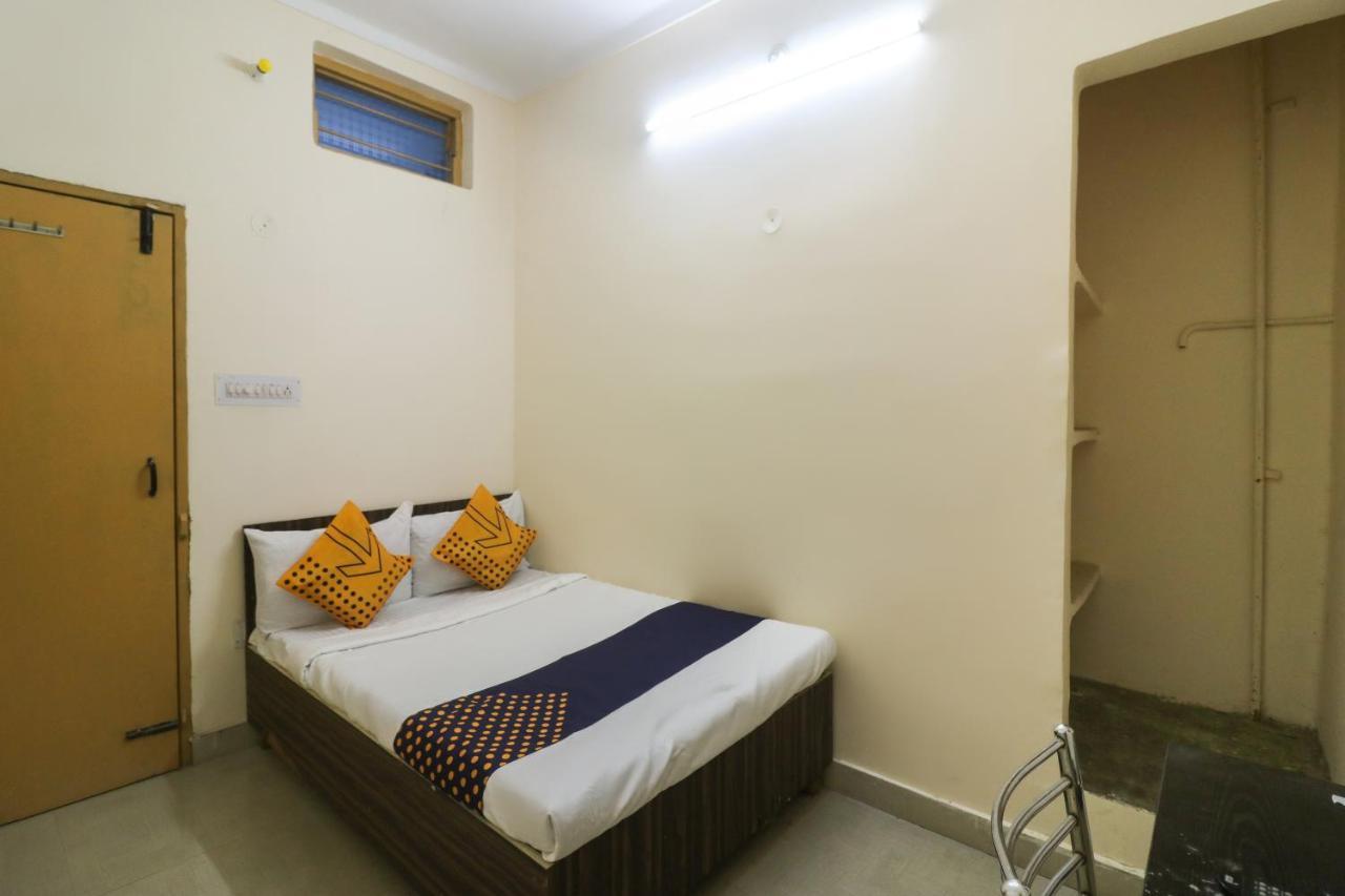 Spot On Negi Home Stay Dehradun Extérieur photo