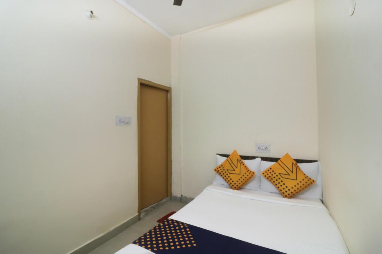 Spot On Negi Home Stay Dehradun Extérieur photo