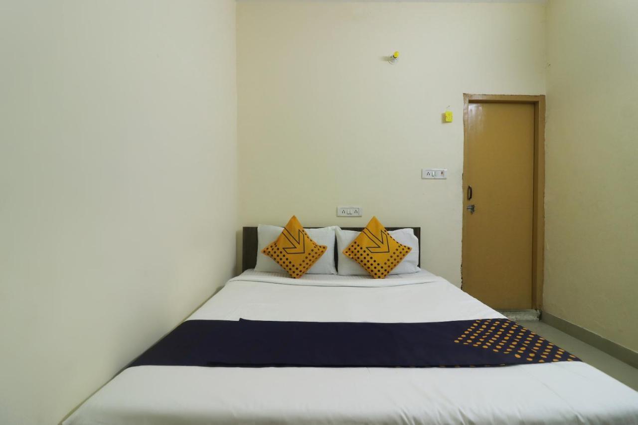 Spot On Negi Home Stay Dehradun Extérieur photo
