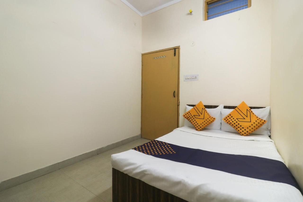 Spot On Negi Home Stay Dehradun Extérieur photo